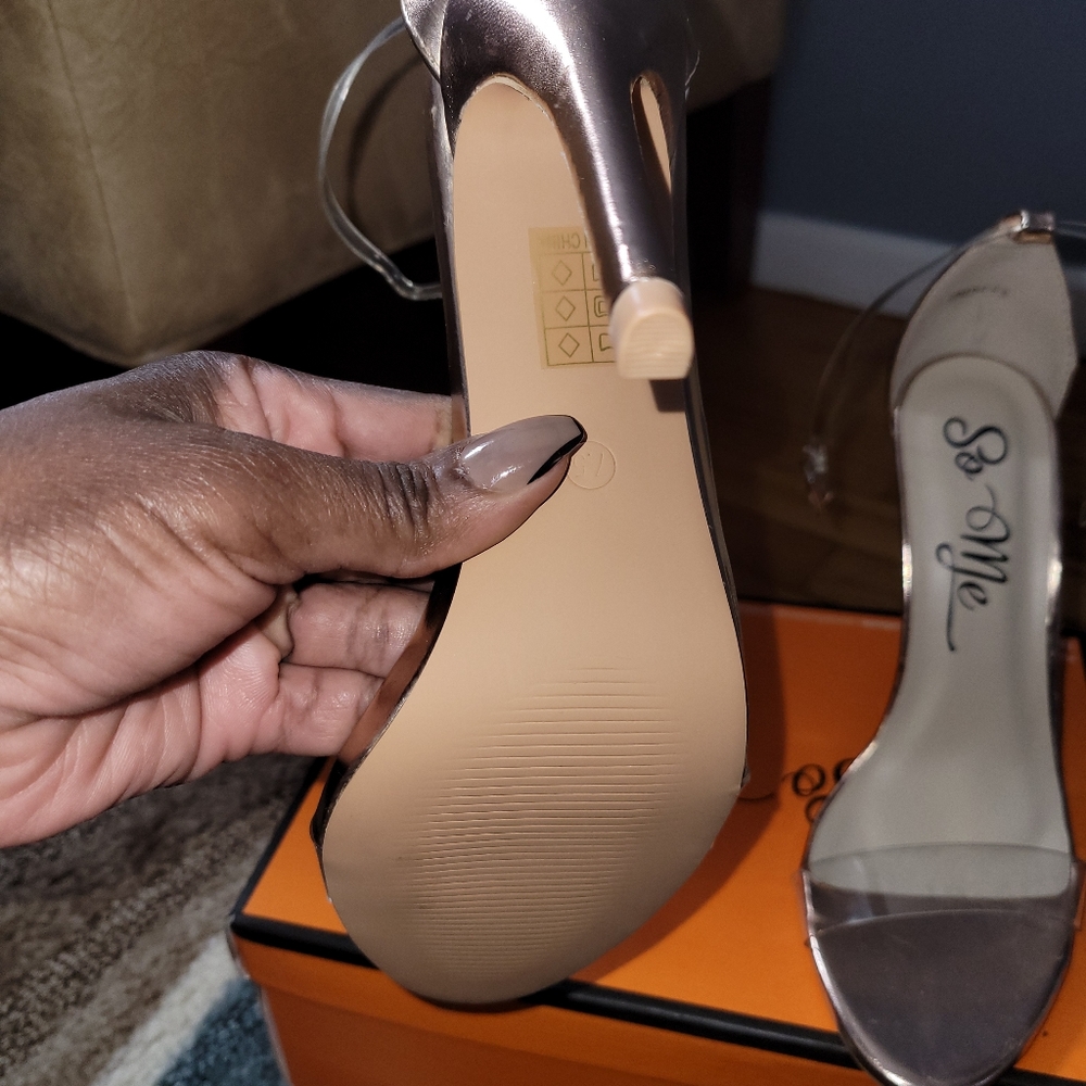 Heels - Picture 3 of 3